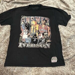 Brand new graphic tee, got at lids, size large Dalton ga, I ship and meet up